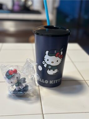 Seattle Mariners Hello Kitty Navy and Blue Tumbler with character topper